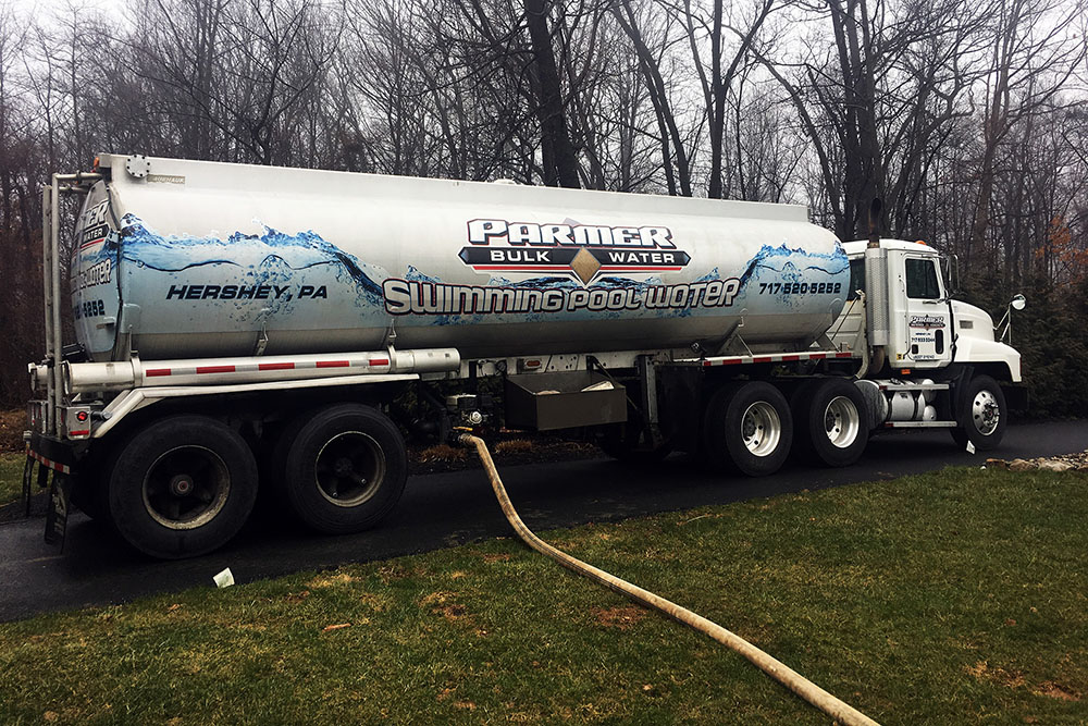 Swimming Pool Water Truck